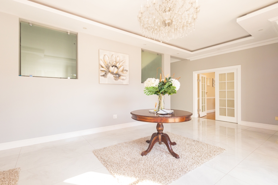 7 Bedroom Property for Sale in Flamingo Vlei Western Cape